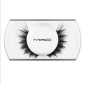 Mac 70 dramatic lashes